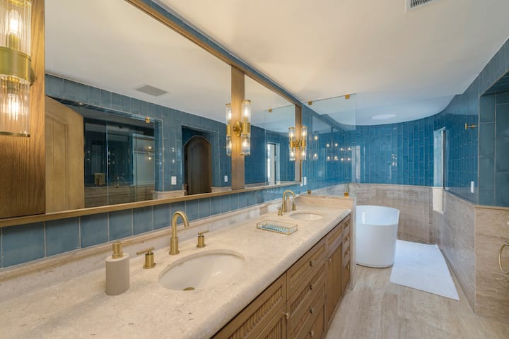 00f1a70b-998d-4cf1-ad63-b4617808c486