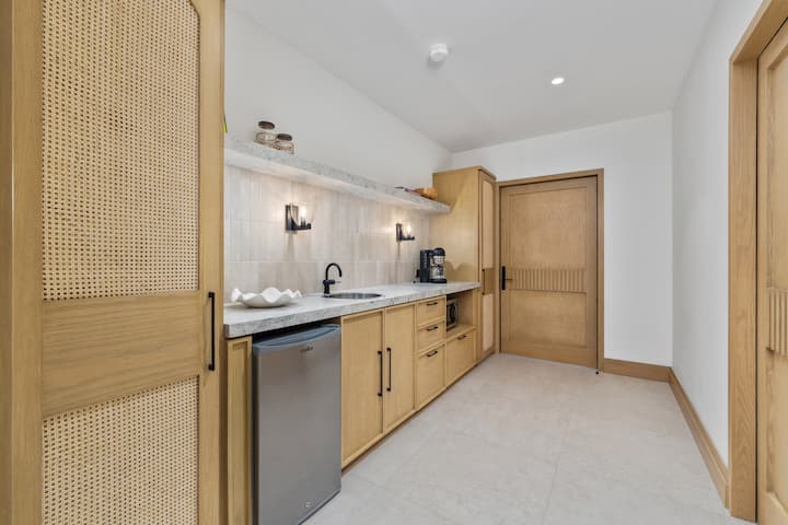 2a41fc6d-afdc-4f43-987f-4c7e935a8943